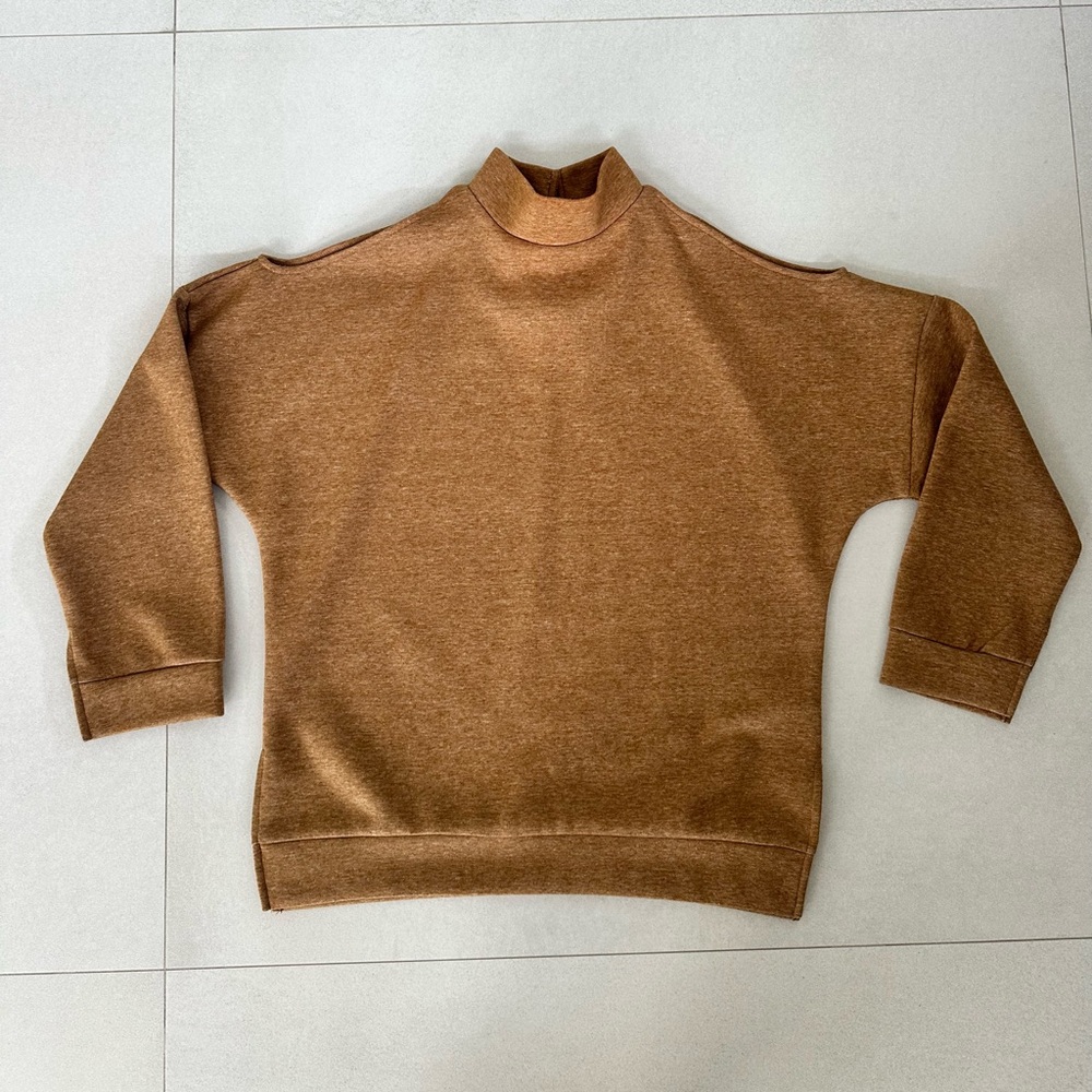 JOA Los Angeles Cold Shoulder Sweatshirt sweater size medium